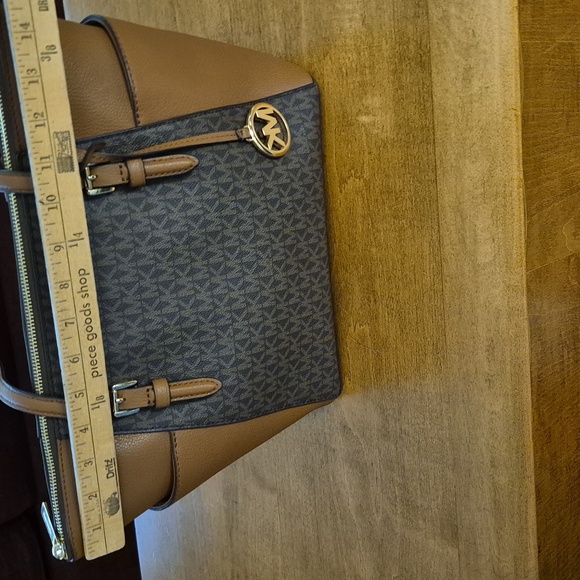 Michael Kors Charlotte bag - Picture 7 of 11